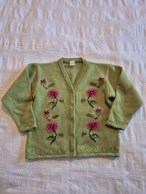 Next girls 7-7 years green knot cardigan, green is beautiful in person NWOT